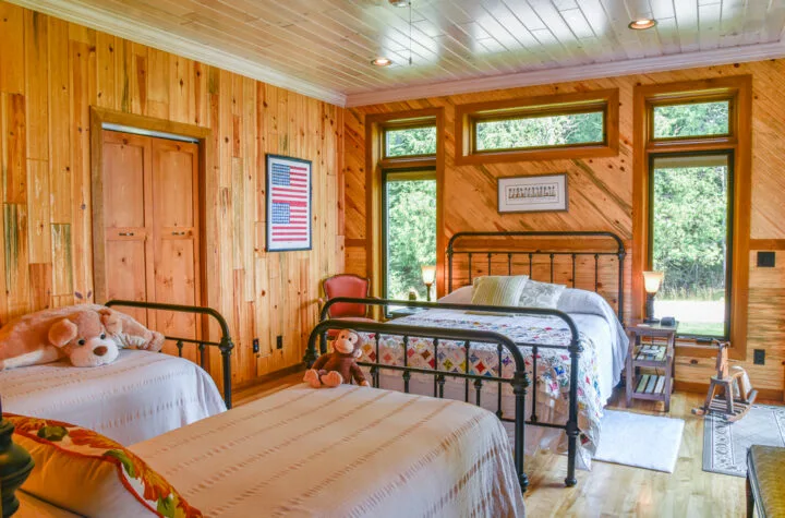 knotty pine modeling
